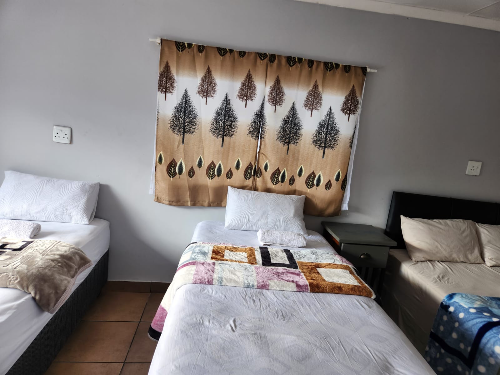Triple room natural light